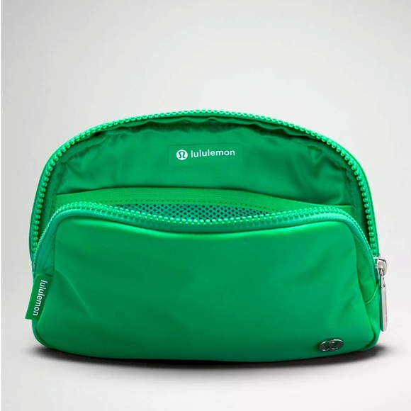 Lululemon NWT Everywhere Belt Bag 1L in Green Punch - Picture 4 of 8
